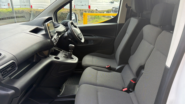 Peugeot Partner Long Diesel 950 1.5 BlueHDi 100 Professional Premium + Van